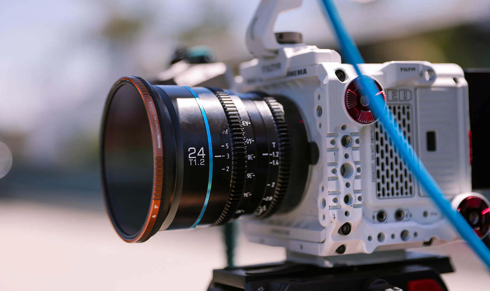 B Ware SIRUI Night Walker T1.2 S35 Cine Lens Series - Image 6