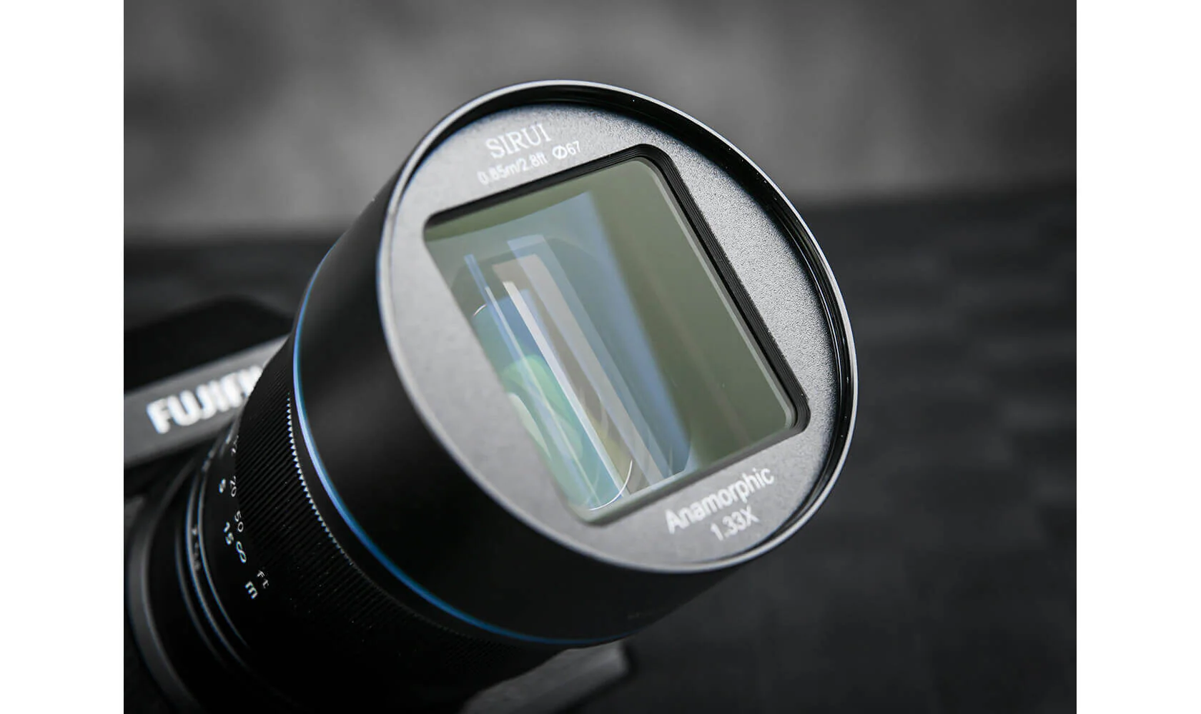 B Ware SIRUI 50mm F1.8 1.33x APS-C Anamorphic Lens - Image 3