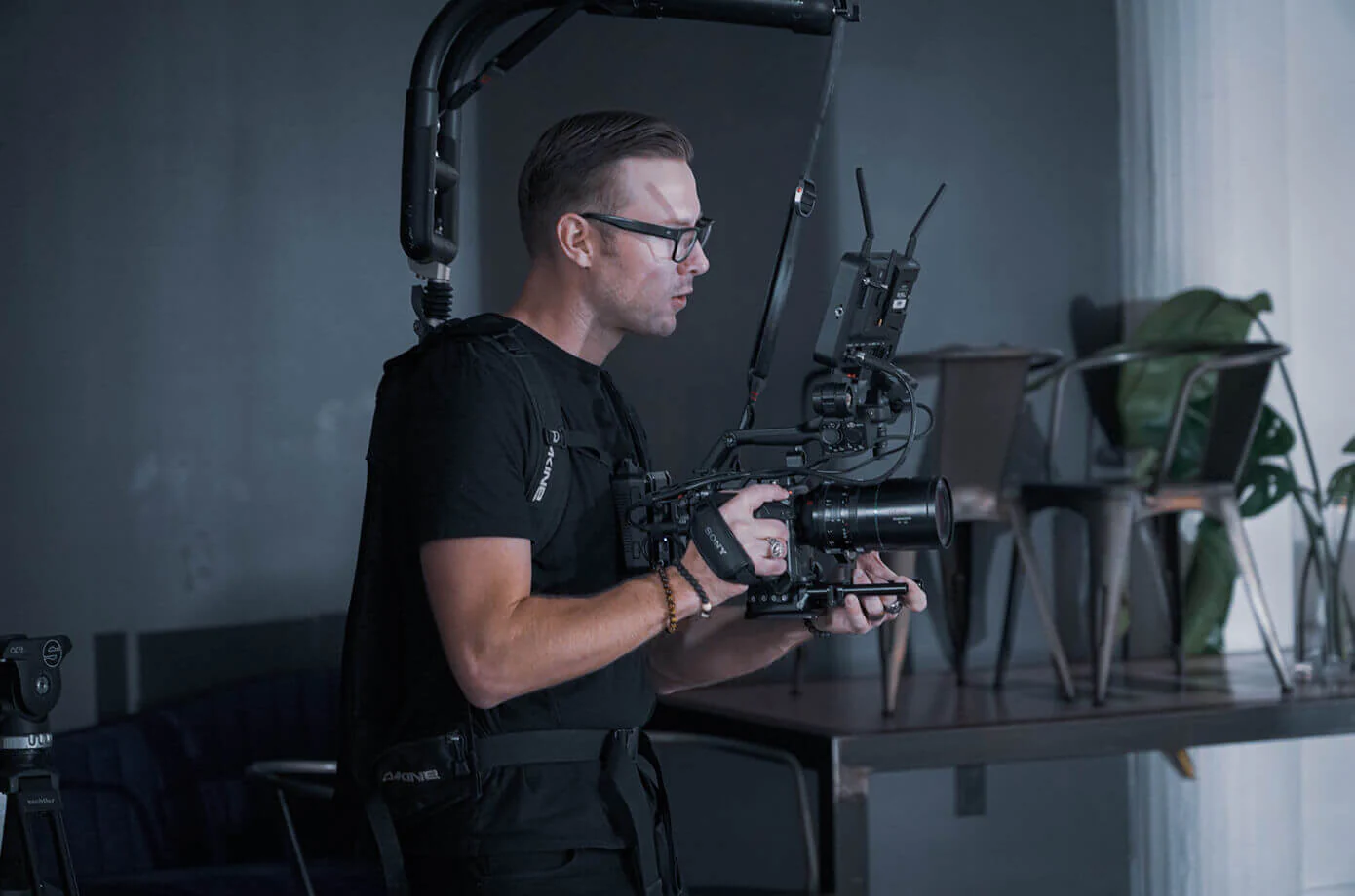 SIRUI Venus 135mm T2.9 1.8x Full-Frame Anamorphic Lens - Image 7