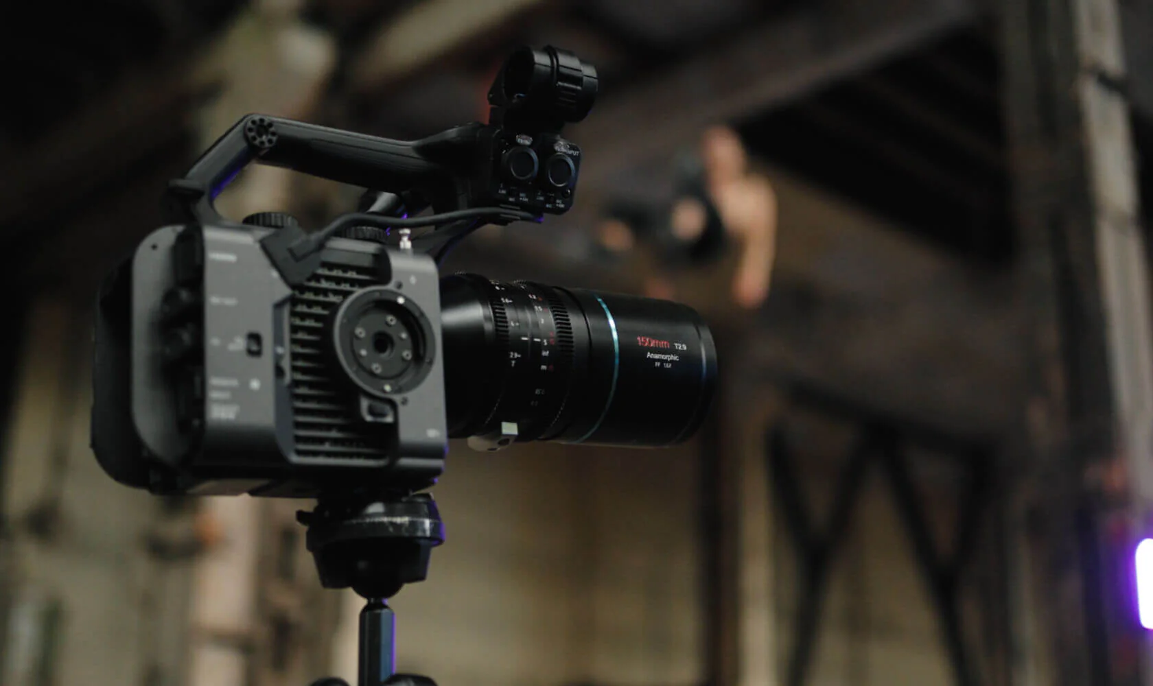 SIRUI Venus 150mm T2.9 1.6x Full-Frame Anamorphic Lens - Image 10