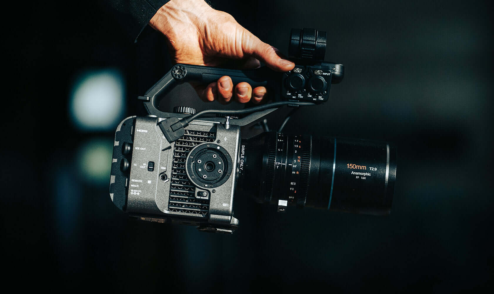 SIRUI Venus 150mm T2.9 1.6x Full-Frame Anamorphic Lens - Image 4