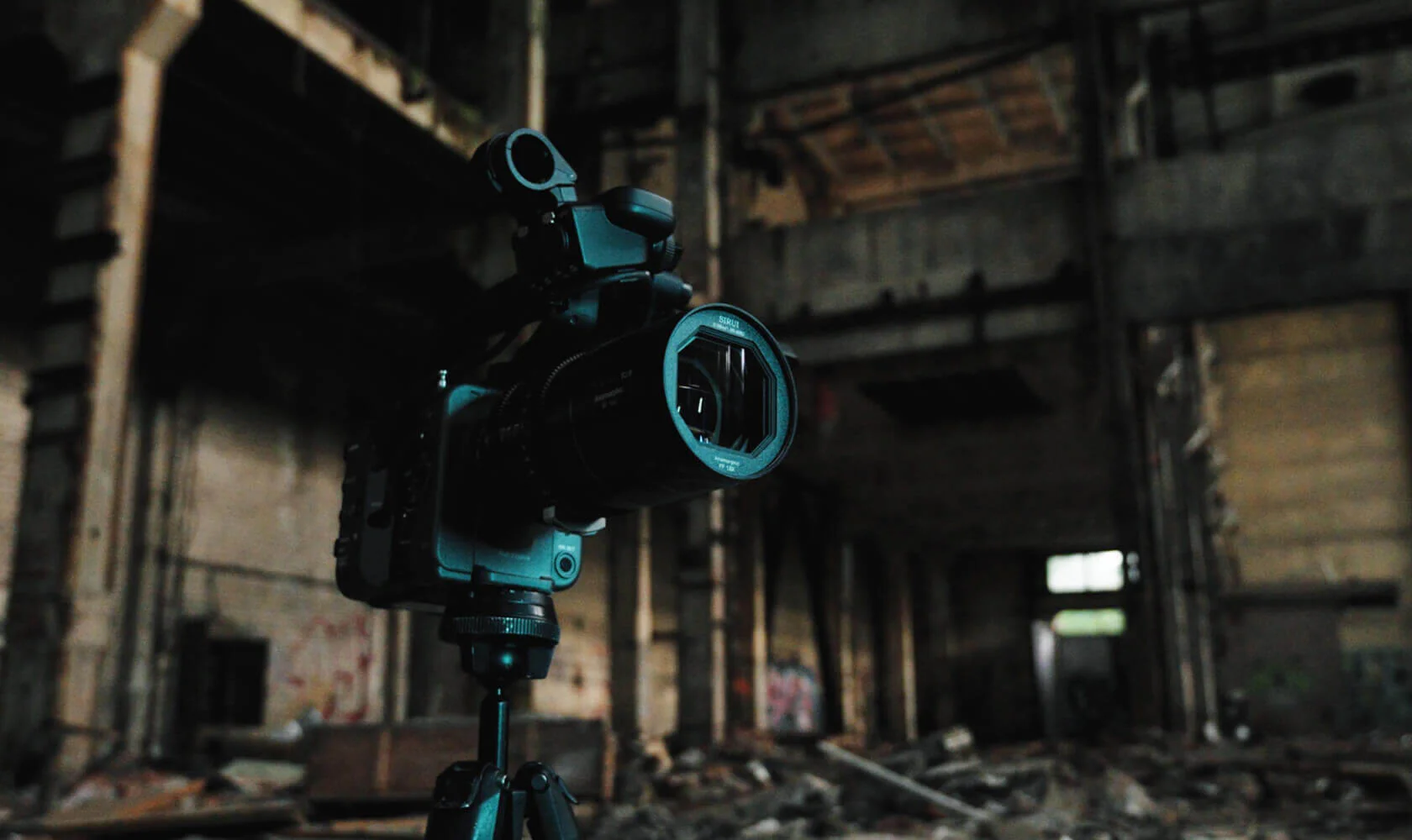 SIRUI Venus 150mm T2.9 1.6x Full-Frame Anamorphic Lens - Image 6